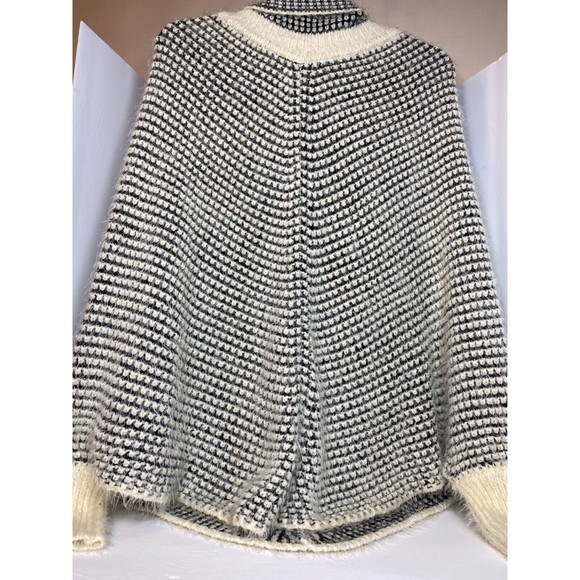Freeway Sweaters | Fuzzy Sweater | Color: Black/Cream , Sz. M, Ladies , Poncho - Picture 7 of 12